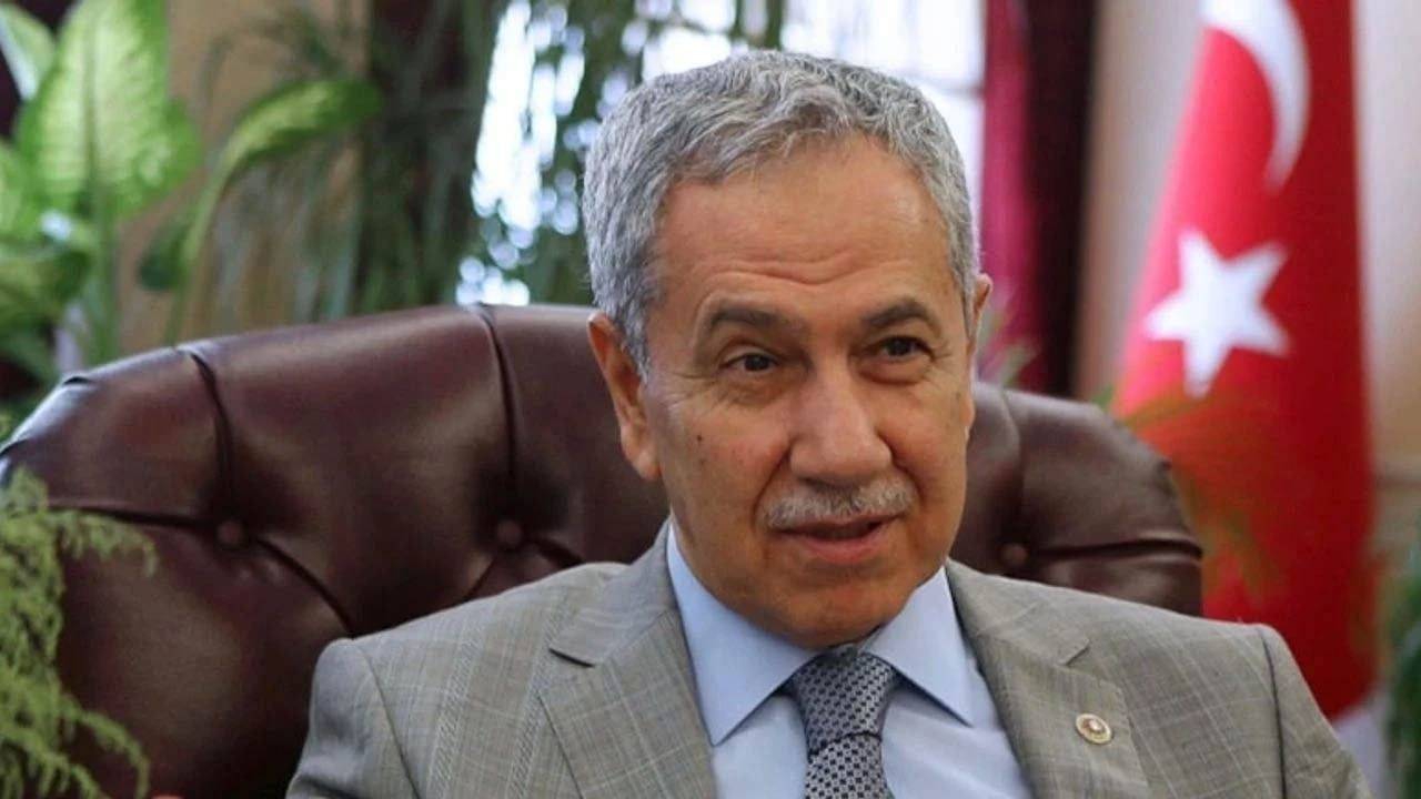 “Beyaz taşları ayıklamadığımız sürece…’ Bülent Arınç'a tepkiler sürüyor