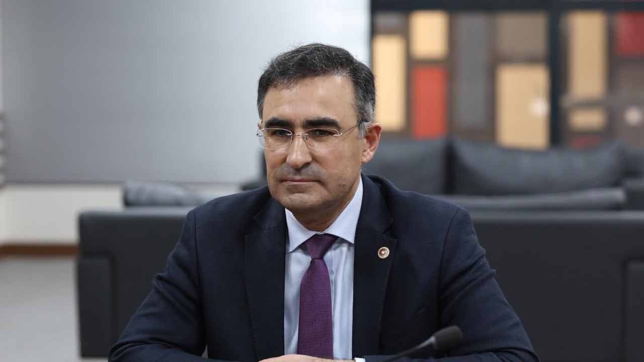 AK Partili vekil taşı gediğine koydu: Kaçacak delik arıyorlar!