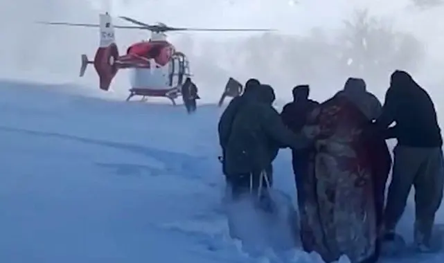 Tipinin ortasında kaldı. 8 aylık hamile kadına ambulans helikopter yetişti