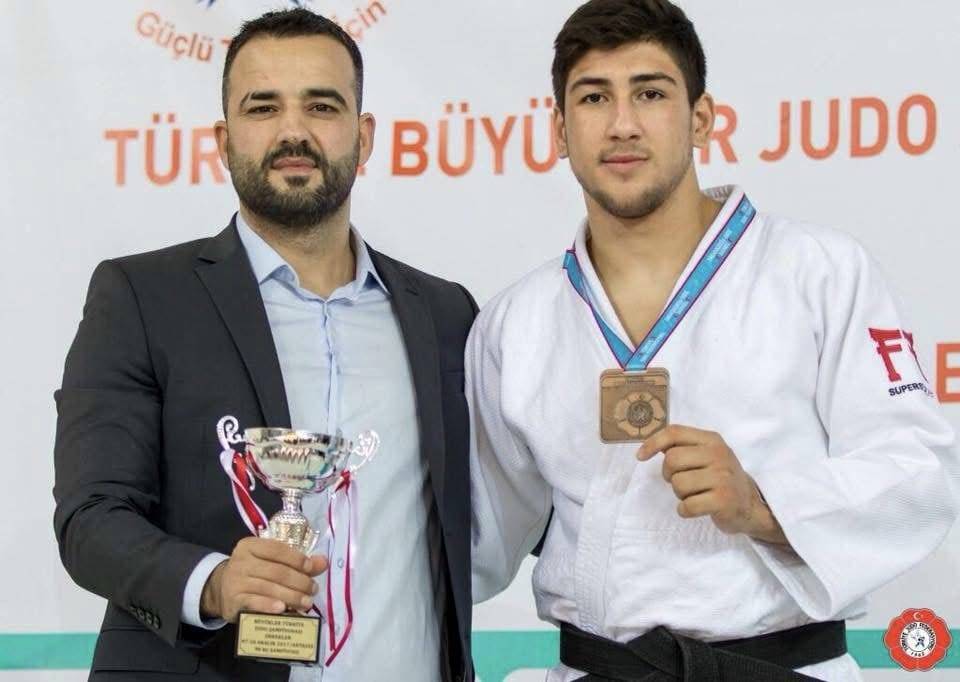 Avrupa Şampiyonu Mert Şişmanlar Yunusemre Belediyespor’da