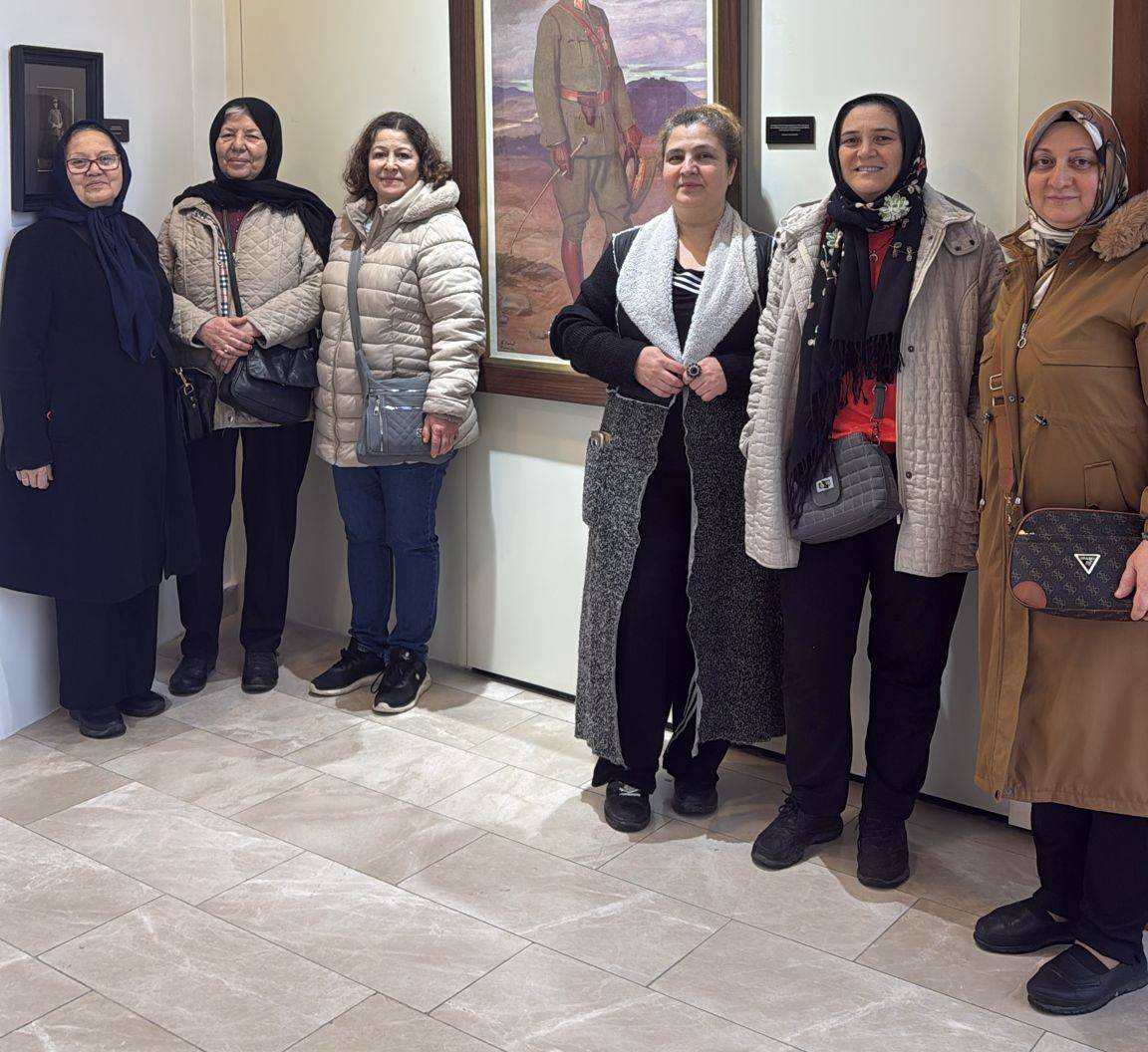 352 Kadın “Sarışın Bir Kurt” Sergisinde Buluştu