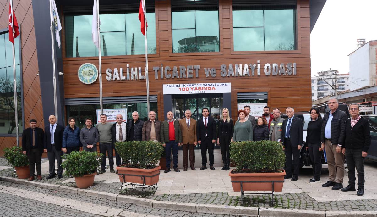 Salihli’de Tarım Devrimi: Dev Sera Projesine Tam Not
