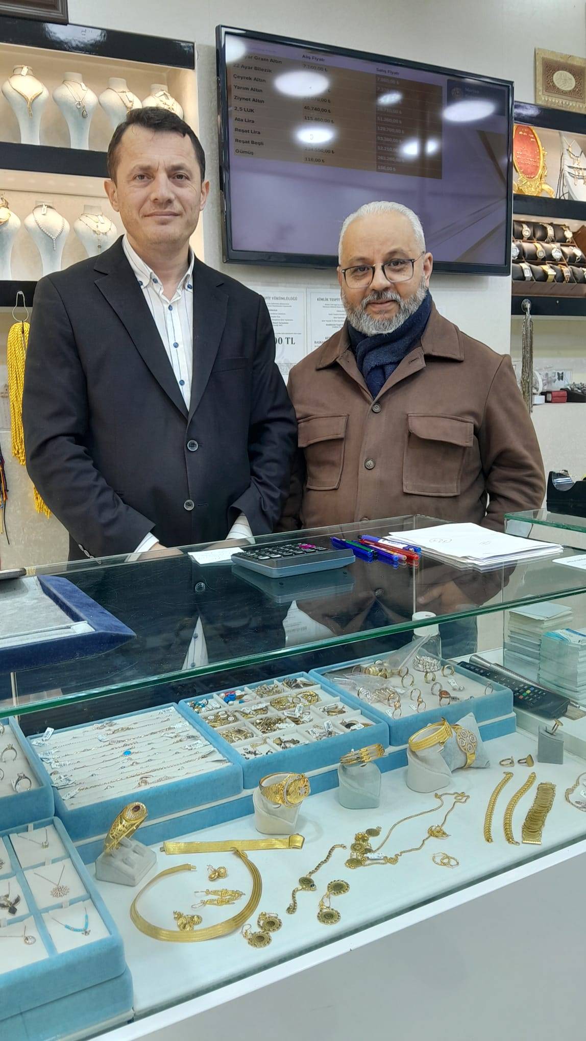 Sevgililer Günü Hareketliliği: Tektaş ve Kolye Gözde