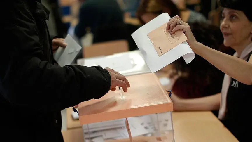 İspanya’da iktidardaki sosyalistler ikinci seçim hezimetini yaşadı