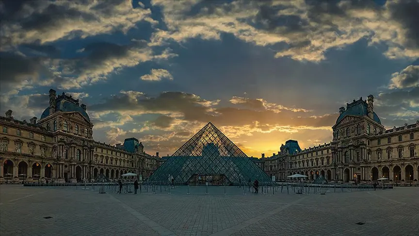 Fransa’daki Louvre Müzesi’nde "bilet dolandırıcılığı" şebekesi çökertildi