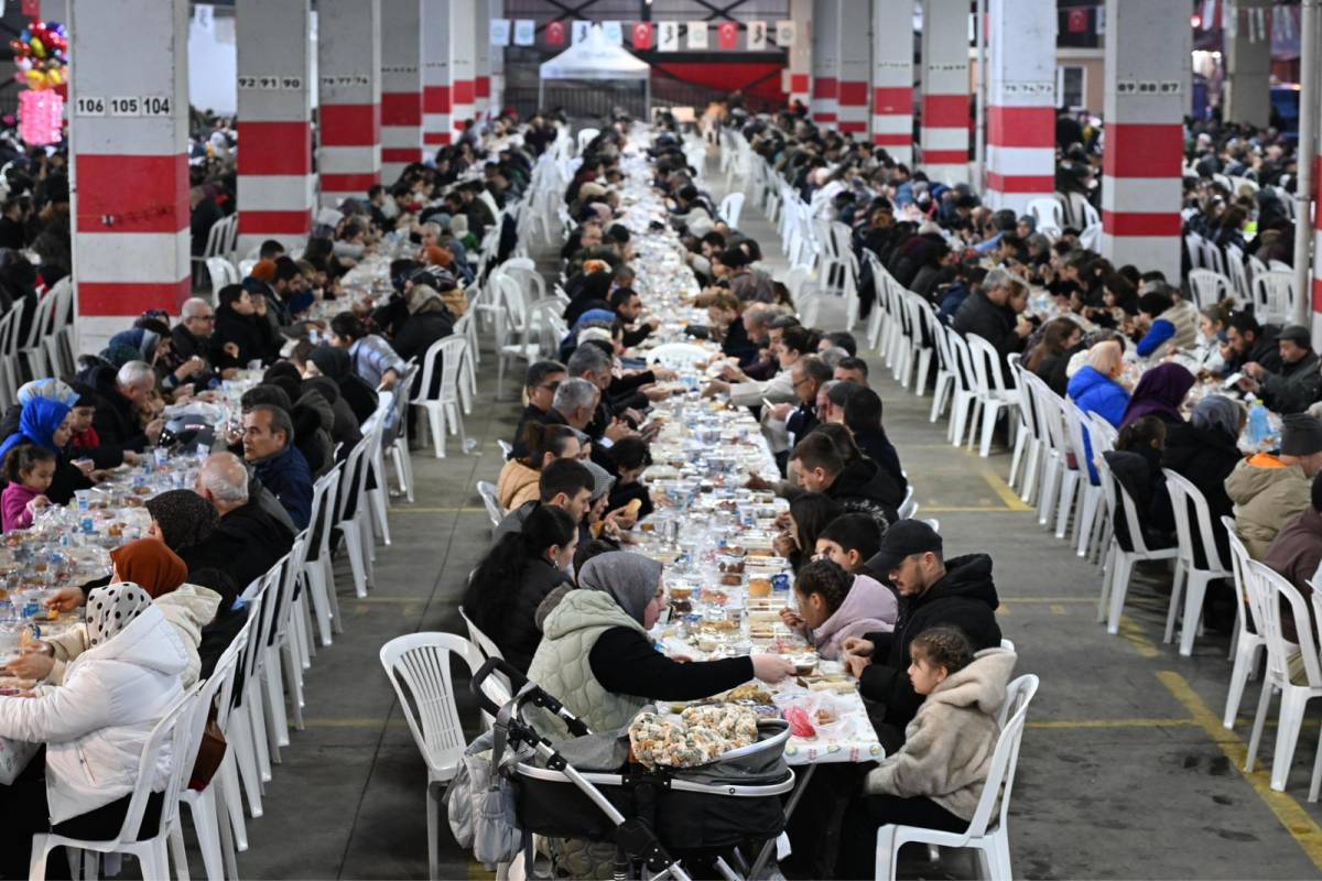 Manisa Büyükşehir’in iftar sofrası Soma’da