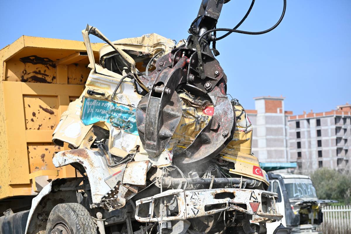 Manisa'da Sokaklar Nefes Alıyor: Hurda Araç Operasyonu