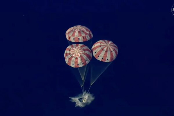 Derin uzaydan tarihi dönüş