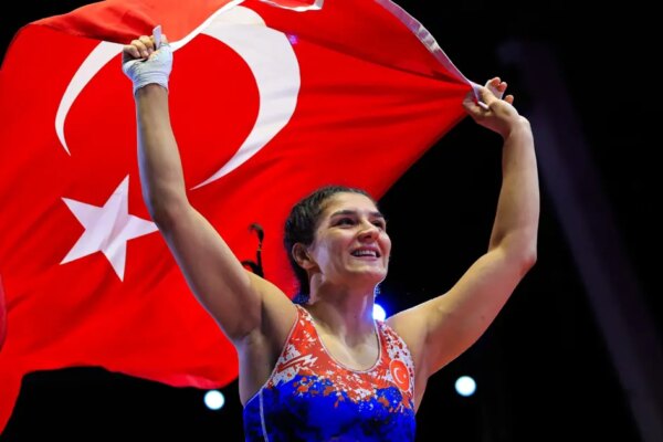 Hükmen kazandı, ikinci kez zafer. Milli güreşçi Nesrin Baş’tan altın madalya