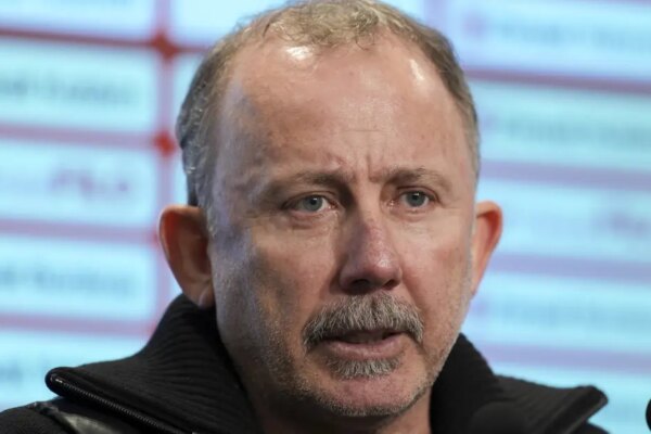 Sergen Yalçın’dan yeni sezon vurgusu. “Zor bir yaz bizi bekliyor, değişim yaşanacak”