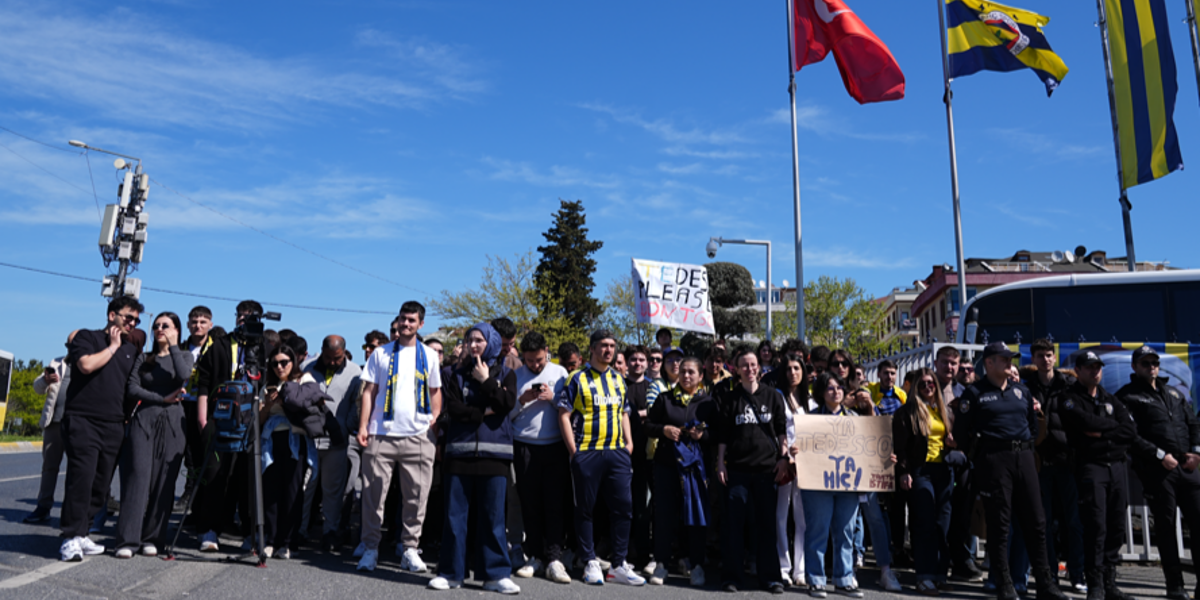 Taraftar veda için Samandıra’ya koştu. “Ya Tedesco ya hiç”