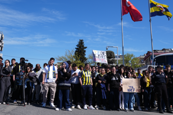Taraftar veda için Samandıra’ya koştu. “Ya Tedesco ya hiç”