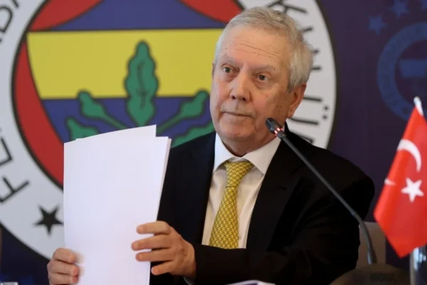 Aziz Yıldırım Divan’da sert çıktı: “Bu transferleri kim yaptı!”