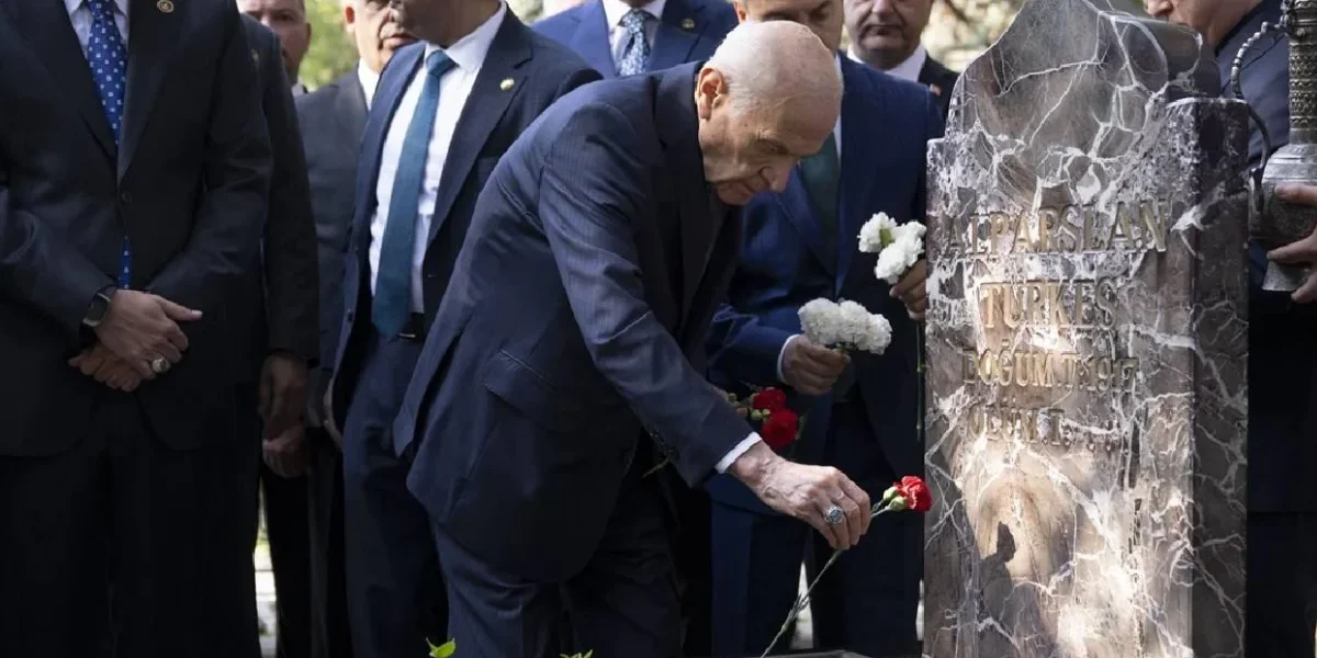 Bahçeli: Türkeş’in mirası yolumuzu aydınlatıyor