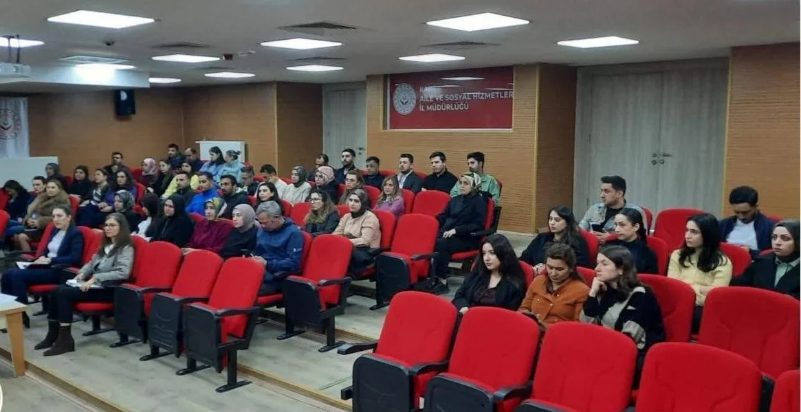 Kars’ta “Sosyal Risk Haritaları ve Aile Rehberi Sistemi” eğitimi gerçekleştirildi