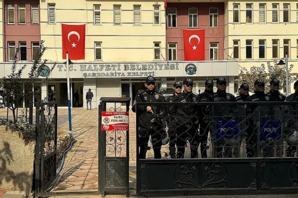 Halfeti Belediyesi’ne operasyon. Eski başkan dahil 47 gözaltı
