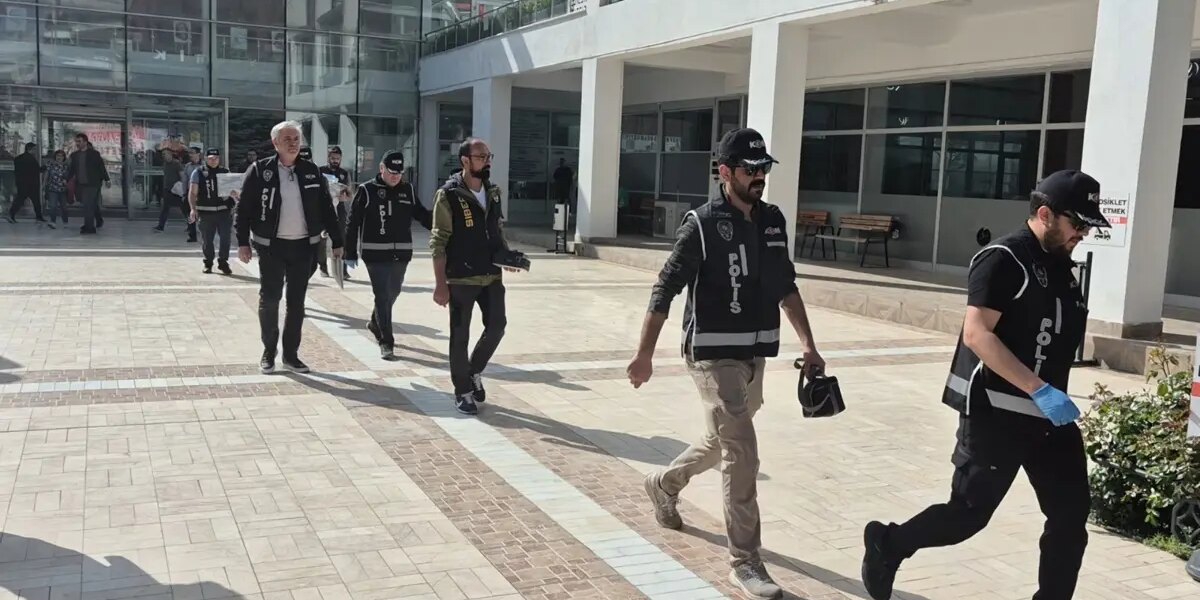 Eskişehir Tepebaşı Belediyesi’ne yolsuzluk operasyonu. Gözaltılar var
