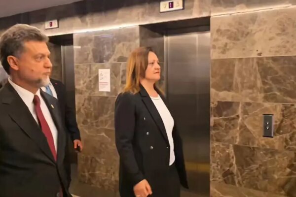 Burcu Köksal AK Parti Genel Merkezi’nde