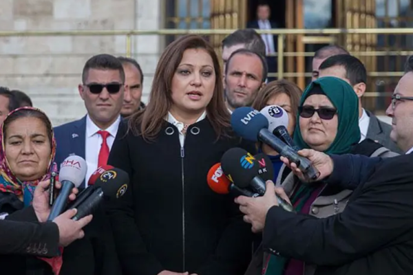Burcu Köksal: AK Parti’ye katılıyorum