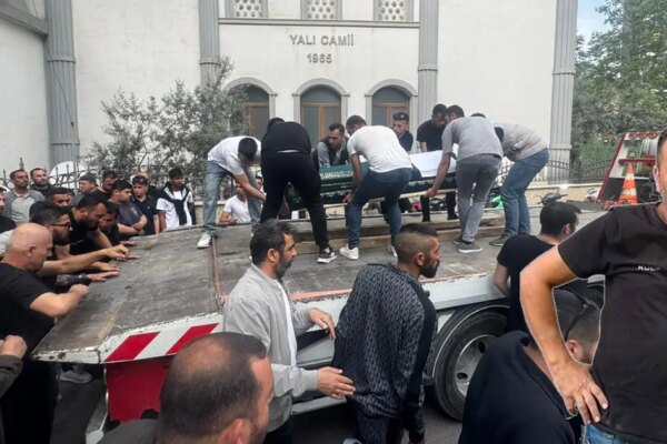 Komşusunun öldürdüğü esnaf, kendi aracıyla uğurlandı