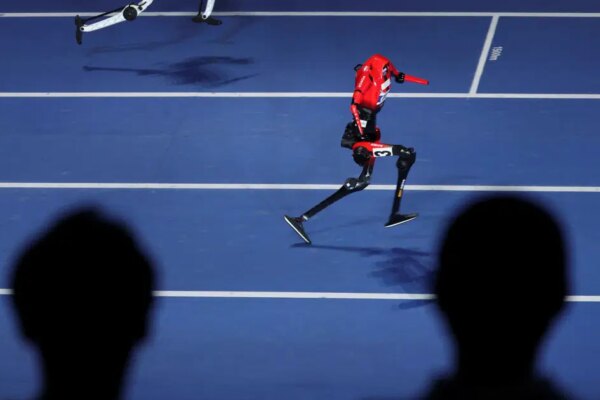 Usain Bolt’un rekorunu geçti: Robot 100 metreyi 9,32 saniyede koştu