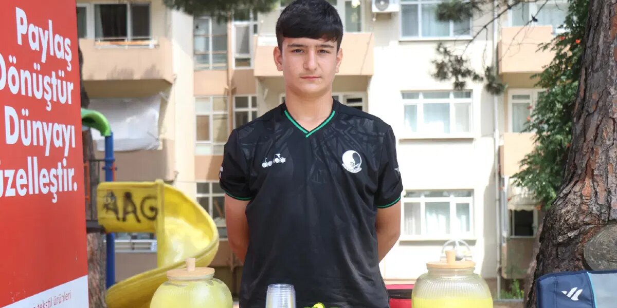 14 yaşında asgari ücretin 3 katını kazanıyor. 6 saatte günlük kazancı 3 bin lirayı buluyor