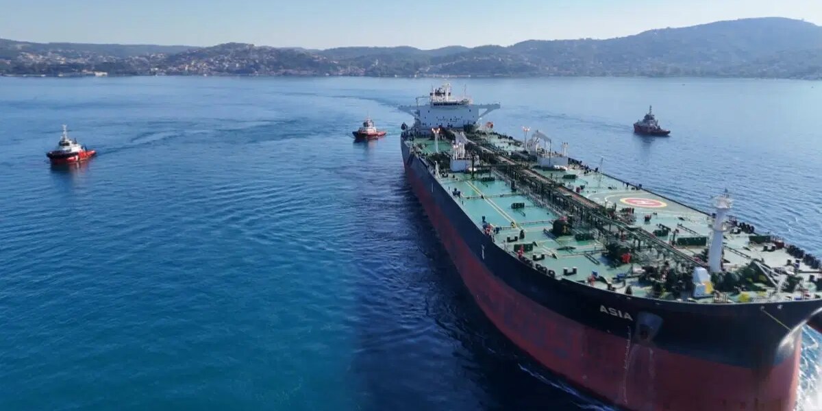 Rusya’da İHA saldırısına uğrayan tanker İstanbul Boğazı’nda