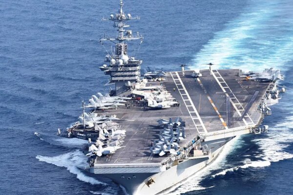 ABD uçak gemisi George Washington Orta Doğu’ya ulaştı