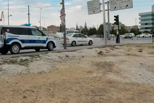 İki genç kızın kavgasında kan aktı: Falçatayla yaraladı – Haber Hürriyeti