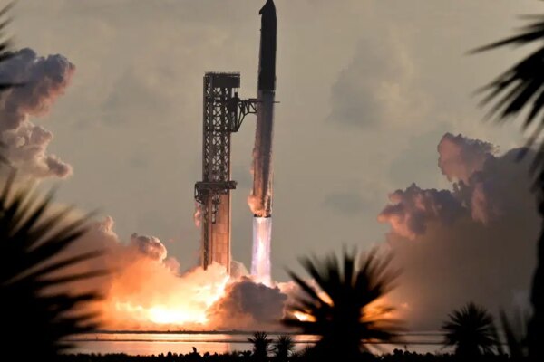 SpaceX, motor arızasına rağmen Starship’i ilk kez yörüngeye yerleştirdi