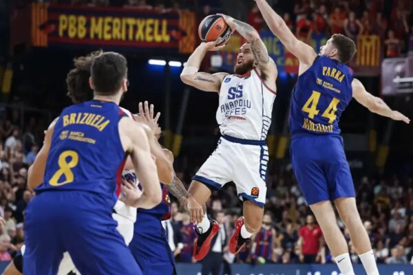 Anadolu Efes, Barcelona’da umduğunu bulamadı