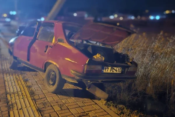 Ailesiyle yolun karşısına geçmeye çalışan minik masal melek oldu – Haber Hürriyeti