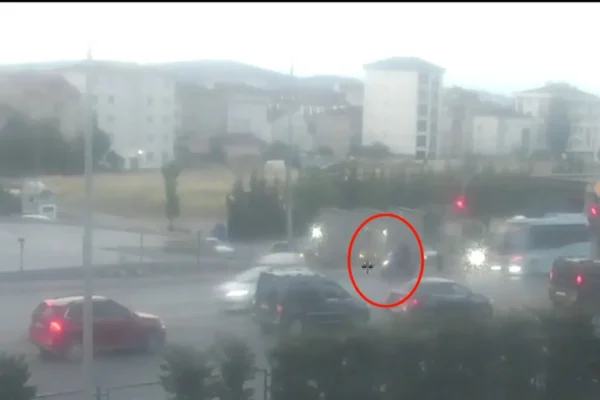 Tuzla’da motosiklet sürücüsünün öldüğü kaza kamerada – Haber Hürriyeti