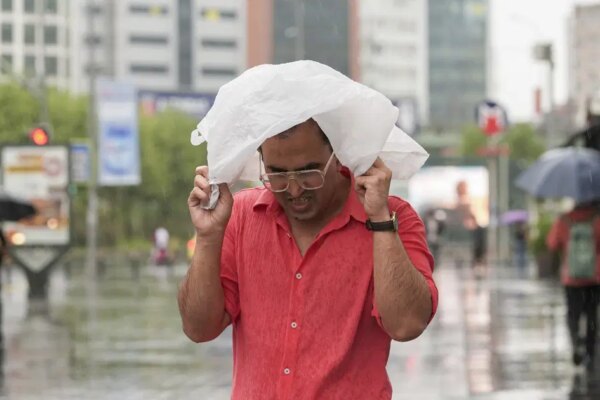 Tarih belli oldu, sıcaklıklar sert düşüyor. Yarın için kuvvetli sağanak alarmı verildi