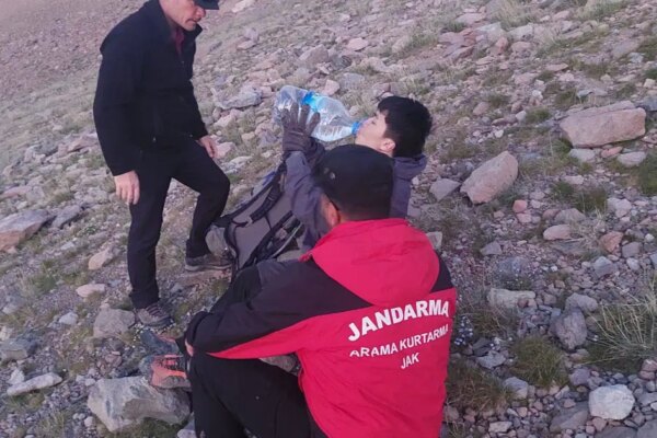 Erciyes Dağı’nda mahsur kalan turist kurtarıldı