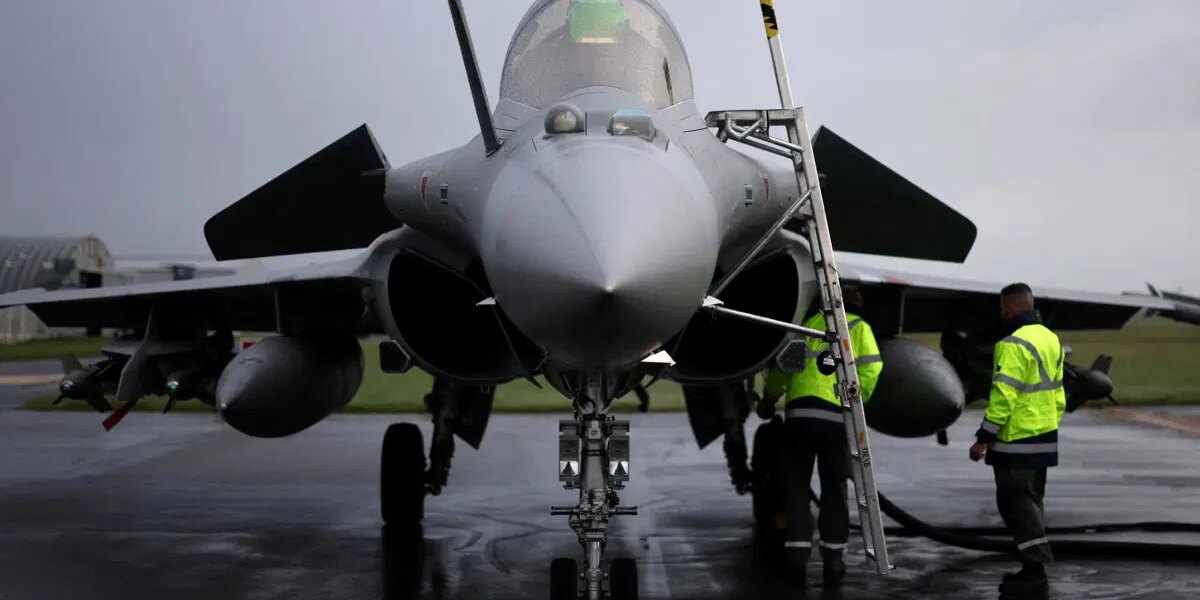 Almanya’daki Spangdahlem ABD Hava Üssü’nden kalkan bir F-16 düştü