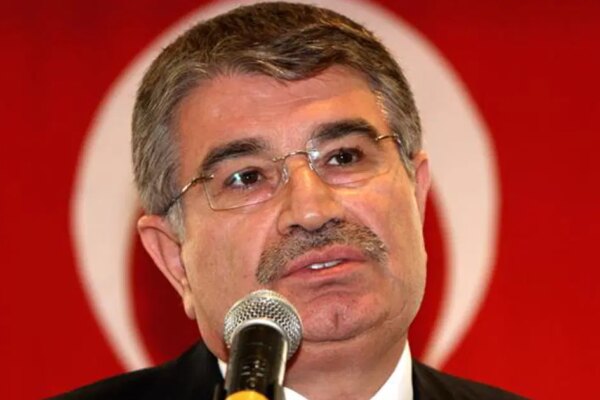 Eski bakana yurt dışına çıkış yasağı. ‘Çakarlı’ aracı bin liraya kiraya vermiş