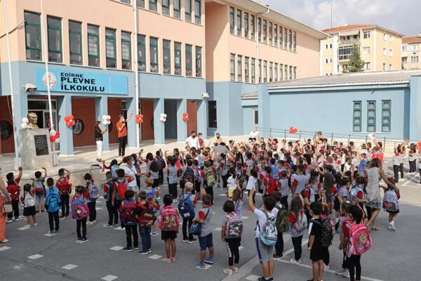 Okullar ne zaman açılacak, bugün açıldı mı? 2026-2027 MEB tatil takvimi