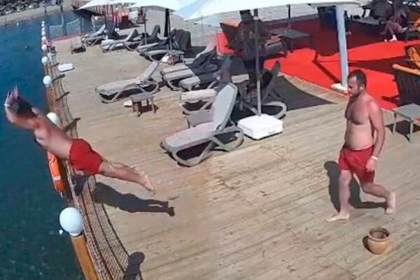 Denize böyle atlamayın! Alanya’da sığ suya atlayan tatilci hayatını kaybetti – Haber Hürriyeti