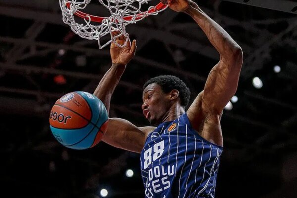 Barcelona-Anadolu Efes maçı ne zaman, saat kaçta ve hangi kanalda? Basketbol Avrupa ligi başlıyor