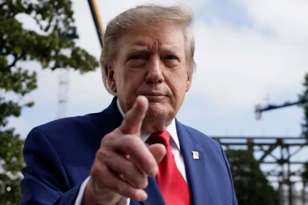 Trump, protestoların sürdüğü Fransa’nın göçmenlerce “ele geçirildiğini” savundu