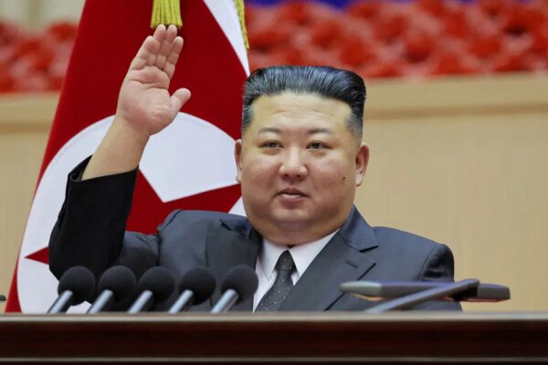 Kuzey Kore lideri Kim: Dünyanın en güçlü ordusunu kuracağız
