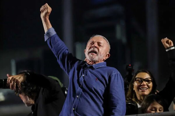 İlk turda yenilmişti, herkes şaşkın. Lula da Silva nasıl dördüncü kez başkan seçildi?