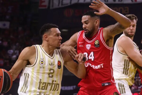 Fenerbahçe Tarfin, Olympiakos’u Üç Silahşörleri ile devirdi