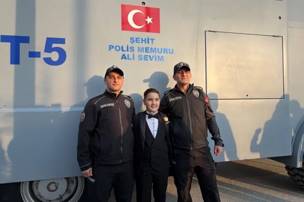 Şehit oğluna anlamlı hediye. Babasının adının verildiği TOMA sünnet arabası oldu