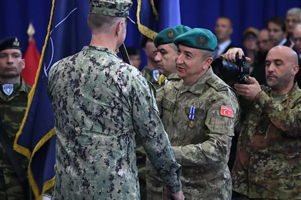 Türkiye, NATO’nun Kosova’daki Barış Gücü KFOR’un komutasını İtalya’ya devretti