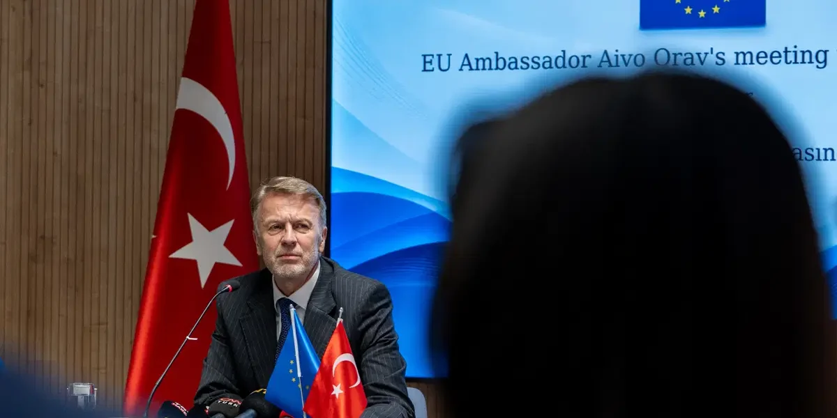 AB’den Türklere vizesiz Avrupa mesajı: “Altı kriter için üst düzey talimat verildi”