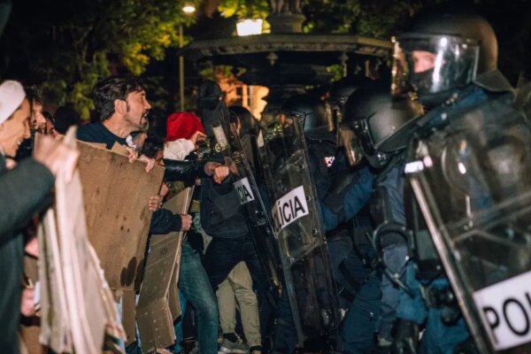 Portekiz’deki konut krizi eylemlerine polis müdahale etti. Göstericilerin kampları dağıtıldı