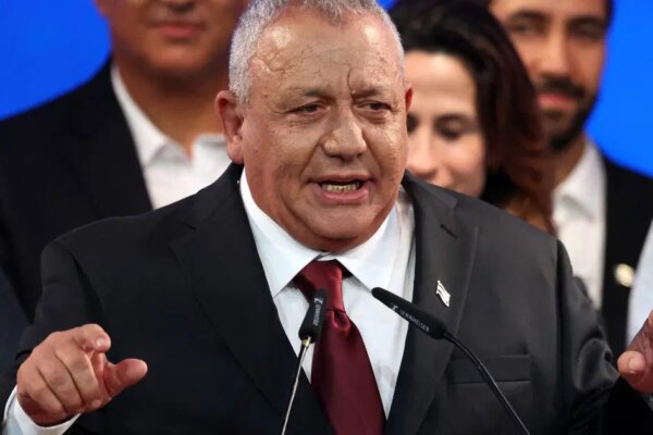 İsrail’de muhalefet lideri Eisenkot “Siyonist askerlik hükümeti” kuracaklarını söyledi