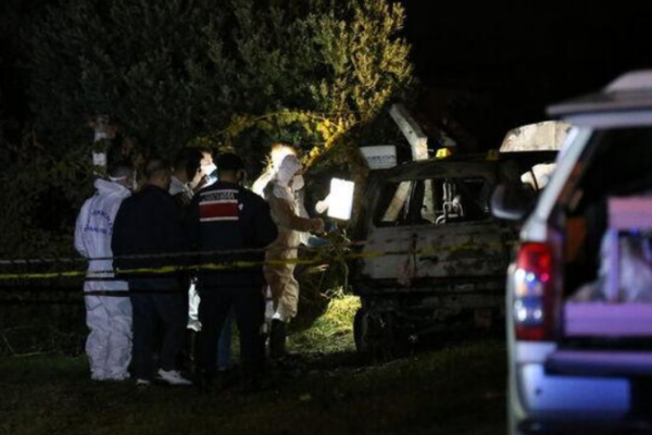 Yanan otomobilde erkek cesedi bulundu – Haber Hürriyeti